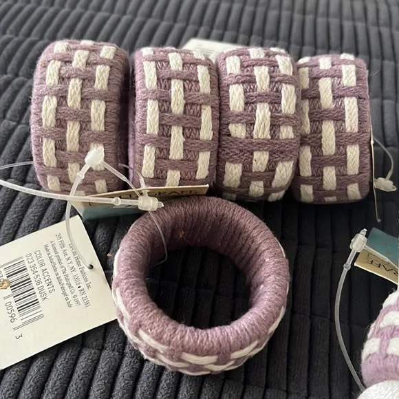 🎁3/$13.00🎁VTG: 6 pcs. Ex-Cell Home Fashions Table Napkins Holder Rings - Picture 3 of 4